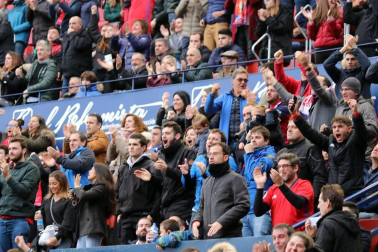 Galería de fotos de la afición en El Sadar durante el Osasuna-Real Sociedad