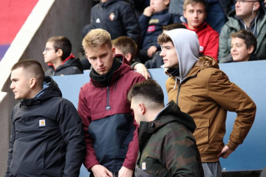 Galería de fotos de la afición en El Sadar durante el Osasuna-Real Sociedad