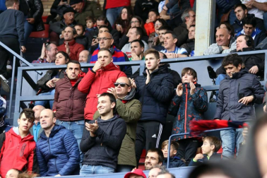 Galería de fotos de la afición en El Sadar durante el Osasuna-Real Sociedad