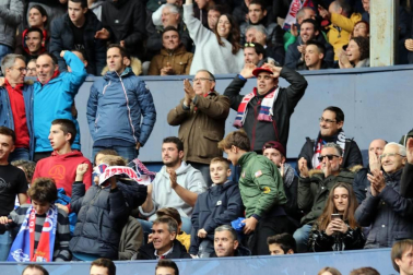 Galería de fotos de la afición en El Sadar durante el Osasuna-Real Sociedad