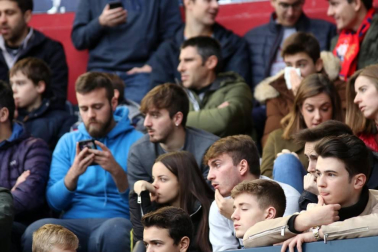 Galería de fotos de la afición en El Sadar durante el Osasuna-Real Sociedad