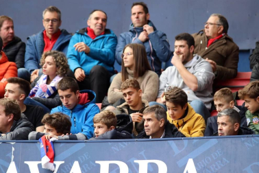 Galería de fotos de la afición en El Sadar durante el Osasuna-Real Sociedad