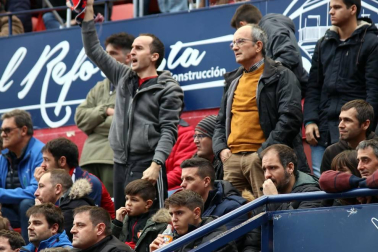 Galería de fotos de la afición en El Sadar durante el Osasuna-Real Sociedad