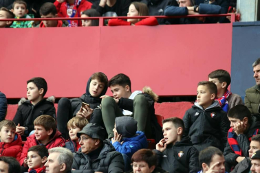 Galería de fotos de la afición en El Sadar durante el Osasuna-Real Sociedad