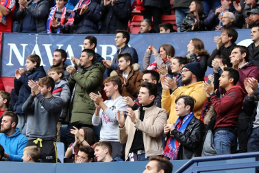 Galería de fotos de la afición en El Sadar durante el Osasuna-Real Sociedad