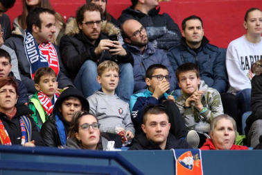 Galería de fotos de la afición en El Sadar durante el Osasuna-Real Sociedad