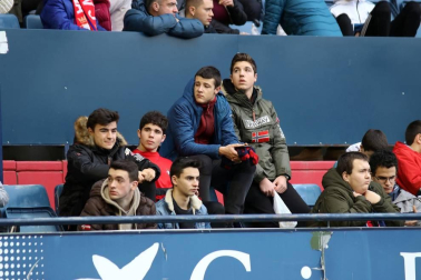 Galería de fotos de la afición en El Sadar durante el Osasuna-Real Sociedad