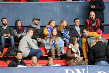 Galería de fotos de la afición en El Sadar durante el Osasuna-Real Sociedad