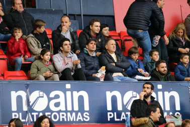 Galería de fotos de la afición en El Sadar durante el Osasuna-Real Sociedad