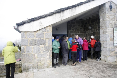 Fotos del Mendigoizaleen Eguna: resumen gráfico de la despedida del año de los montañeros en San Miguel de Aralar.