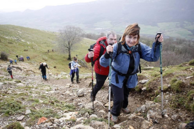 Fotos del Mendigoizaleen Eguna: resumen gráfico de la despedida del año de los montañeros en San Miguel de Aralar.