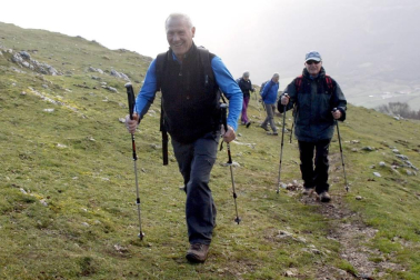 Fotos del Mendigoizaleen Eguna: resumen gráfico de la despedida del año de los montañeros en San Miguel de Aralar.