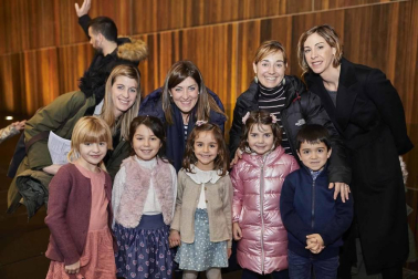 El espectáculo 'Cantajuego-Superéxitos' llenó Baluarte el pasado domingo 22 de diciembre para deleite de los más pequeños. El grupo EnCanto realizó una puesta en escena que combinaba la música, el baile y el canto junto a personajes como Coco, Pepe y Buby, entre otros. Una cita en la que, sin duda, todos disfrutaron en familia de un viaje divertido y emocionante.