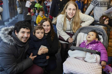 El espectáculo 'Cantajuego-Superéxitos' llenó Baluarte el pasado domingo 22 de diciembre para deleite de los más pequeños. El grupo EnCanto realizó una puesta en escena que combinaba la música, el baile y el canto junto a personajes como Coco, Pepe y Buby, entre otros. Una cita en la que, sin duda, todos disfrutaron en familia de un viaje divertido y emocionante.