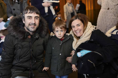 El espectáculo 'Cantajuego-Superéxitos' llenó Baluarte el pasado domingo 22 de diciembre para deleite de los más pequeños. El grupo EnCanto realizó una puesta en escena que combinaba la música, el baile y el canto junto a personajes como Coco, Pepe y Buby, entre otros. Una cita en la que, sin duda, todos disfrutaron en familia de un viaje divertido y emocionante.