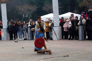 Imágenes del belén viviente de la localidad ribera de Cortes.