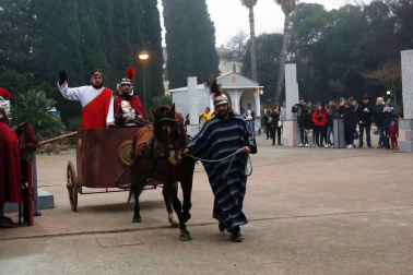 Imágenes del belén viviente de la localidad ribera de Cortes.