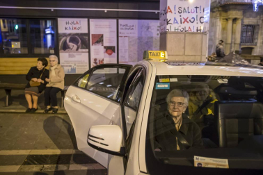 Todas las fotos de la vuelta en taxi de los internos de distintas residencias de Pamplona