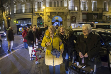 Todas las fotos de la vuelta en taxi de los internos de distintas residencias de Pamplona