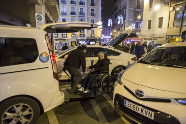Todas las fotos de la vuelta en taxi de los internos de distintas residencias de Pamplona