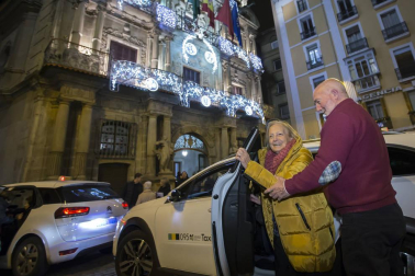 Todas las fotos de la vuelta en taxi de los internos de distintas residencias de Pamplona