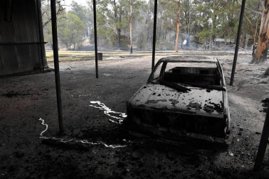 Centenares de incendios arden en la última jornada del 2019 en Australia