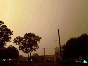 Centenares de incendios arden en la última jornada del 2019 en Australia