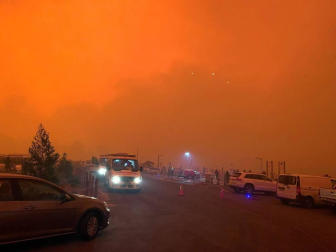 Centenares de incendios arden en la última jornada del 2019 en Australia