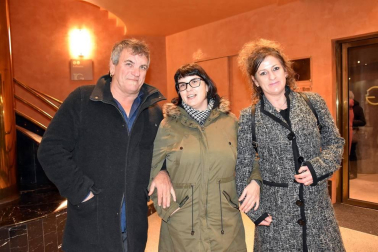 El pasado sábado 28 de diciembre el teatro Gaztambide de Tudela acogió una de las citas más emocionantes de esta Navidad en la capital ribera. La formación Revolución Timbakada dio un concierto para conmemorar sus trece años en escena. Grupos de baile, un coro numeroso y varios músicos invitados redondearon un recital con el que vibró el auditorio entero.