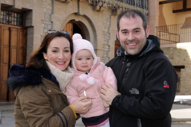 El pasado jueves 26 de diciembre, la localidad navarra de Carcastillo se convirtió en una pista de atletismo. Los niños del Colegio Público Nuestra Señora de la Oliva recorrían las calles en el IV Cross Escolar de su pueblo bajo los aplausos de sus familiares. Un día para recordar tanto para los pequeños como para los mayores.