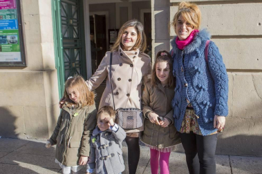 Los más pequeños disfrutaron el pasado sábado 28 de diciembre de una nueva cita con las artes escénicas en el Teatro Gayarre de Pamplona. La compañía CaraBdanza puso sobre el escenario un espectáculo de danza basado en Alicia, el clásico de Lewis Carroll.