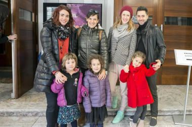 Los más pequeños disfrutaron el pasado sábado 28 de diciembre de una nueva cita con las artes escénicas en el Teatro Gayarre de Pamplona. La compañía CaraBdanza puso sobre el escenario un espectáculo de danza basado en Alicia, el clásico de Lewis Carroll.