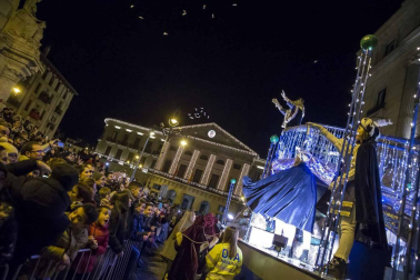 Fotos de la llegada de los Reyes Magos a Pamplona y de la cabalgata