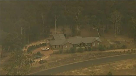 Miles de personas huyen de los incendios en Australia