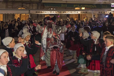 Cabalgata de sus Majestades de Oriente los Reyes Magos en Estella.
