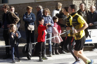 La cita, que reunió este domingo por la mañana a un total de 425 corredores, recaudó 300 euros para la asociación GERNA