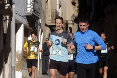 La cita, que reunió este domingo por la mañana a un total de 425 corredores, recaudó 300 euros para la asociación GERNA