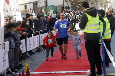 La cita, que reunió este domingo por la mañana a un total de 425 corredores, recaudó 300 euros para la asociación GERNA