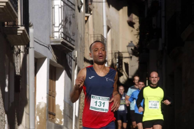 La cita, que reunió este domingo por la mañana a un total de 425 corredores, recaudó 300 euros para la asociación GERNA
