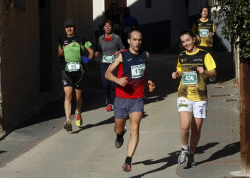 La cita, que reunió este domingo por la mañana a un total de 425 corredores, recaudó 300 euros para la asociación GERNA