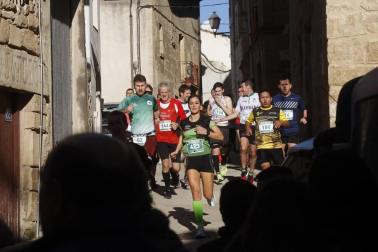 La cita, que reunió este domingo por la mañana a un total de 425 corredores, recaudó 300 euros para la asociación GERNA