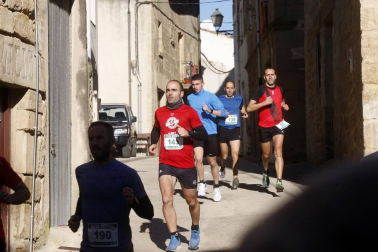 La cita, que reunió este domingo por la mañana a un total de 425 corredores, recaudó 300 euros para la asociación GERNA
