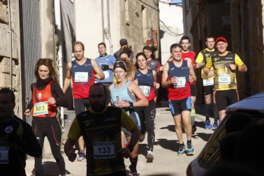 La cita, que reunió este domingo por la mañana a un total de 425 corredores, recaudó 300 euros para la asociación GERNA