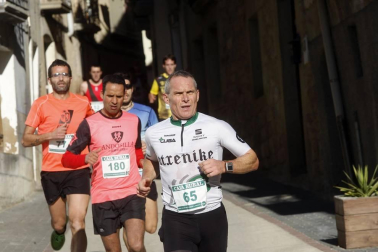 La cita, que reunió este domingo por la mañana a un total de 425 corredores, recaudó 300 euros para la asociación GERNA