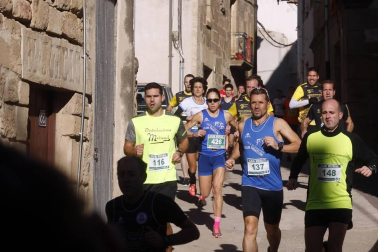 La cita, que reunió este domingo por la mañana a un total de 425 corredores, recaudó 300 euros para la asociación GERNA