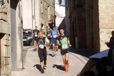 La cita, que reunió este domingo por la mañana a un total de 425 corredores, recaudó 300 euros para la asociación GERNA