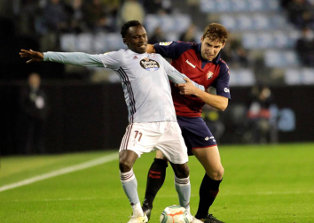 Pione Sisto y Moncayola, en el partido Celta-Osasuna.