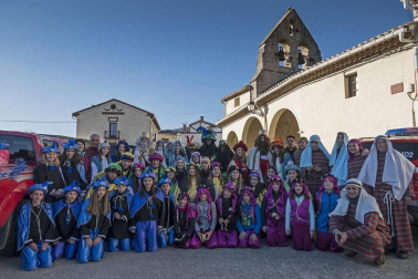 Fotos de las Cabalgatas de sus Majestades los Reyes Magos de Oriente en varias localidades de Tierra Estella como Ayegui, Azagra, Echávarri, Larrión, Mendavia y San Adrián.