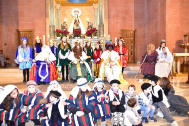 Fotos de las Cabalgatas de sus Majestades los Reyes Magos de Oriente en varias localidades de Tierra Estella como Andosilla, Ayegui, Azagra, Bargota, Echávarri, Larrión, Mendavia, Oteiza y San Adrián.