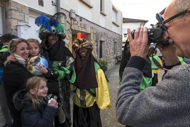 Fotos de las Cabalgatas de sus Majestades los Reyes Magos de Oriente en varias localidades de Tierra Estella como Ayegui, Azagra, Echávarri, Larrión, Mendavia y San Adrián.